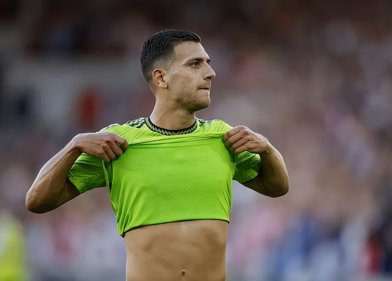 包含清晨犹他爵士刷新队史纪录——法甲节点到来，质疑声仍在，球队文化再被提及的词条